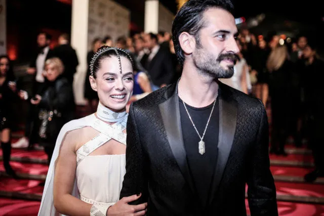 Özge Özpirinçci ile Burak Yamantürk'ün Nikahından İlk Fotoğraflar...
