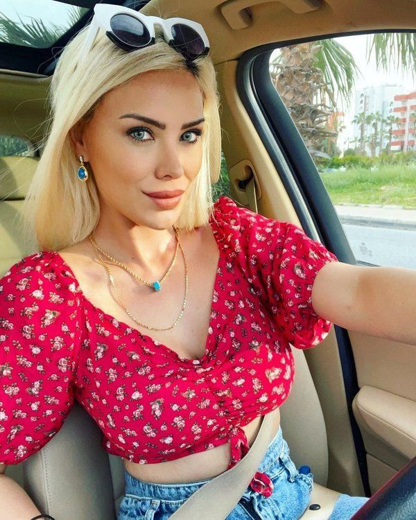 Cinsel Tacizle Suçlanan Esra Ersoy, Kendisine Gelen Mesajları İfşaladı
