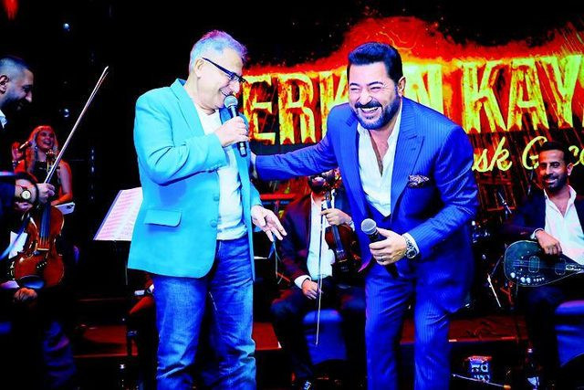 Mehmet Ali Erbil Kendisinden 40 Yaş Küçük Sevgilisiyle Görüntülendi