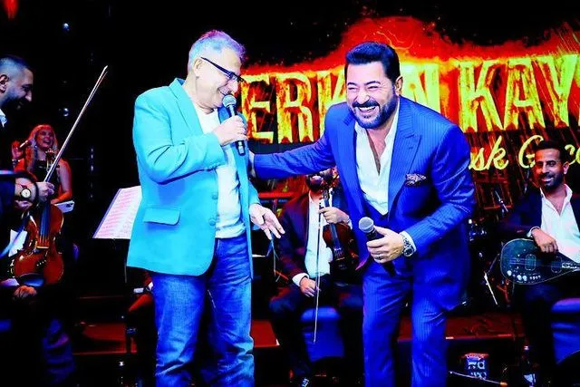 Mehmet Ali Erbil Kendisinden 40 Yaş Küçük Sevgilisiyle Görüntülendi