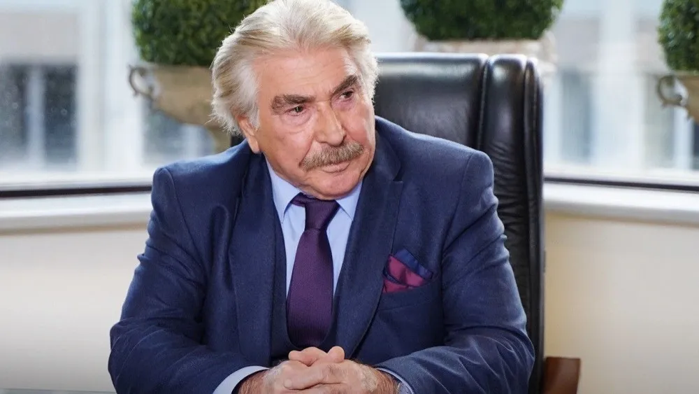 Yasak Elma'nın Yeni Yıldızı!  Yasmin Erbil'in Karavan Pozları Nefes Kesti!