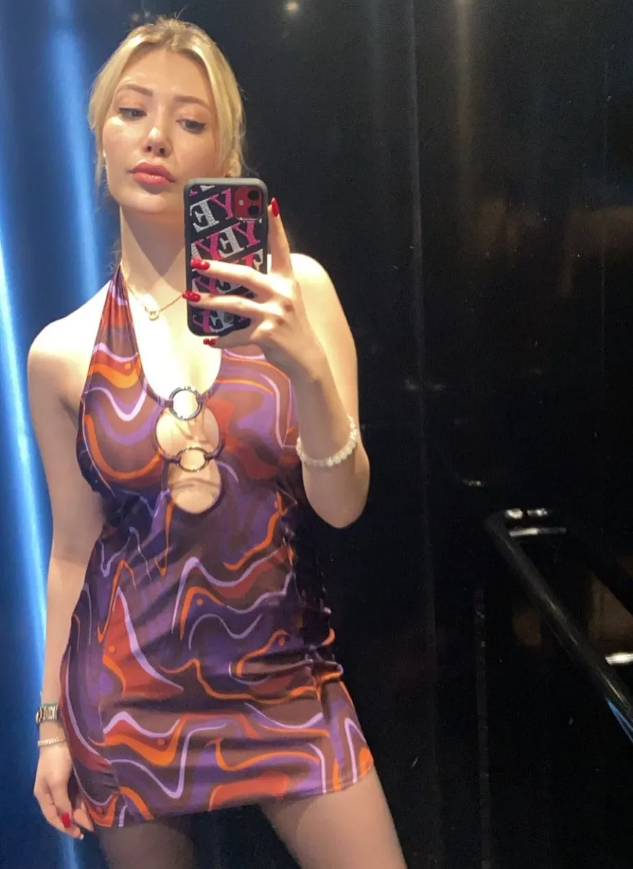 Yasmin Erbil Yasak Aşk Iddilarına Sessiz Kaldı