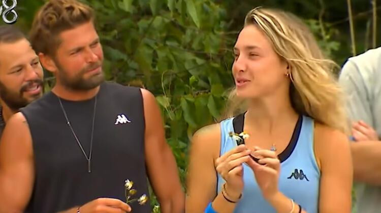 Survivor'da Mert'ten Sude'ye Sevgililer Günü Hediyesi