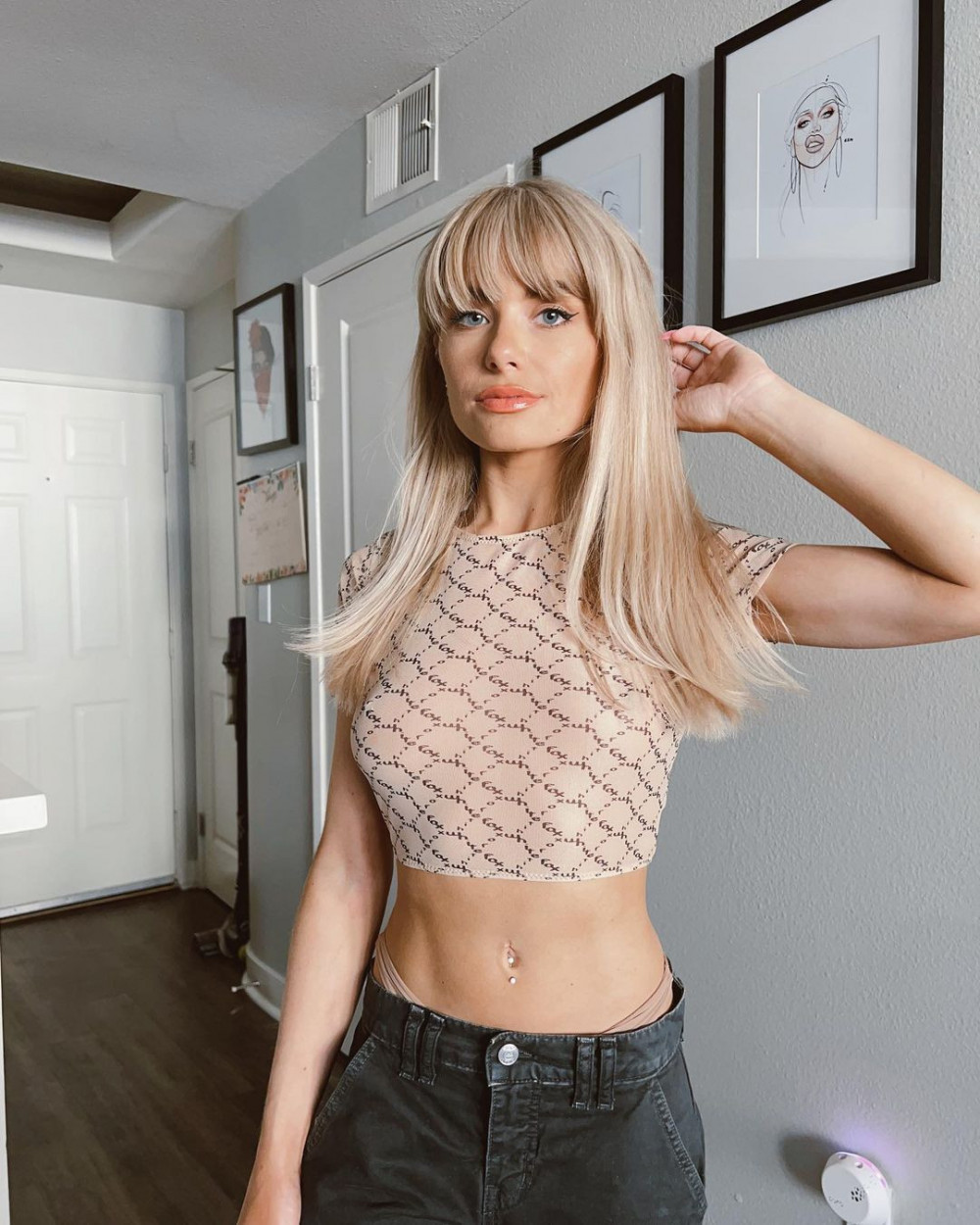 Ünlü Model Demi Burnett Otistik Olduğunu Açıkladı