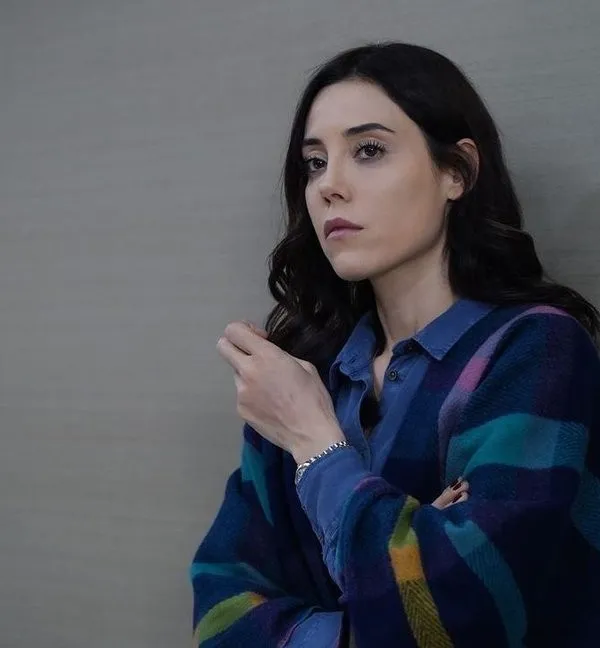 Cansu Dere O Paylaşımları Görünce Mahkemeye Koştu