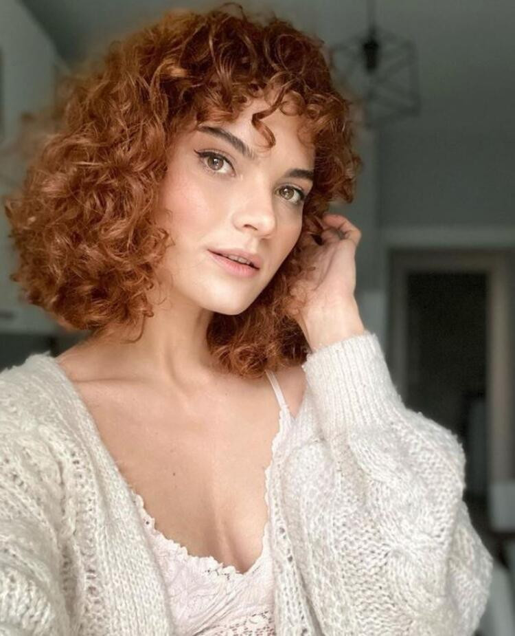 Üç Kız Kardeş Mine, Nazlı Senem Ünal Kimdir? Nazlı Senem Ünal Kaç Yaşında?