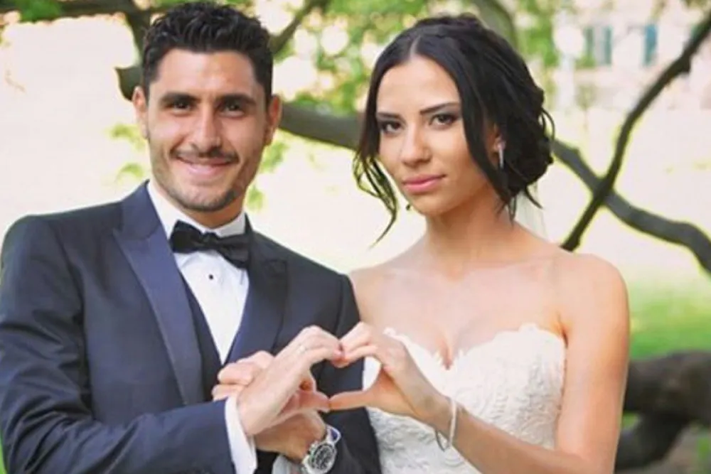 Eski Futbolcu Özer Hurmacı Eşini Hastanelik Etti