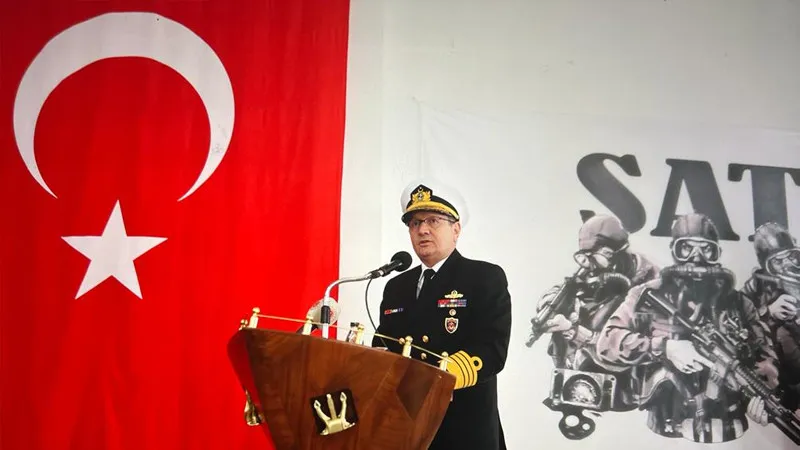 Ertuğrul Özkök Hain Kimdir Bilmek İstiyorsanız Bakın Dedi Fotoğraf Gösterdi
