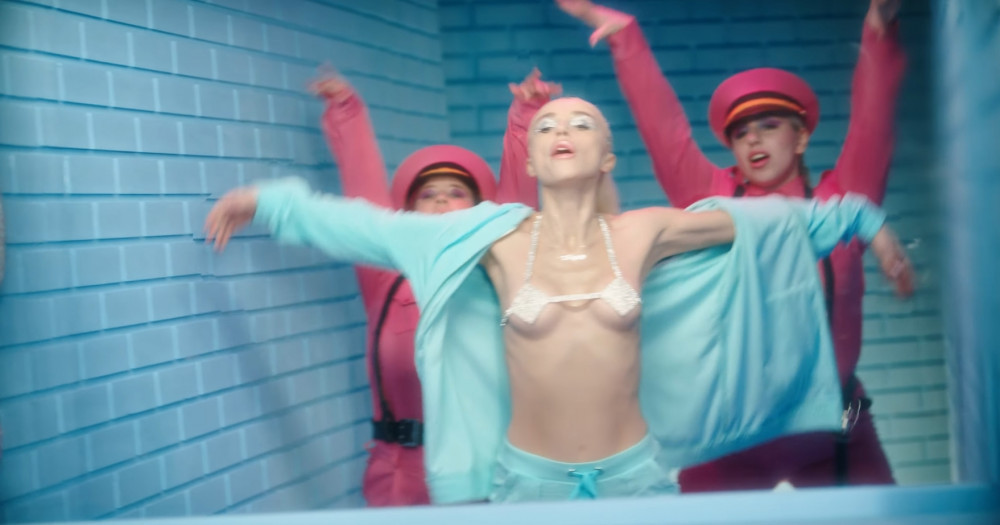 Gülşen'in Lolipop Klibi Yayınlandı: Rekora Koşuyor!