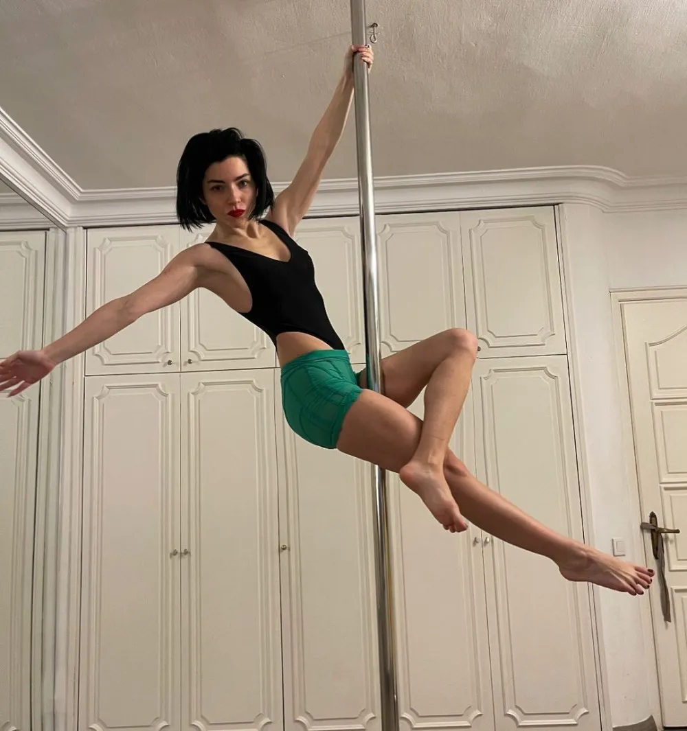 Merve Boluğur Yanıyoruz Dedi Karlı Havada Nasıl Dışarı Çıktı