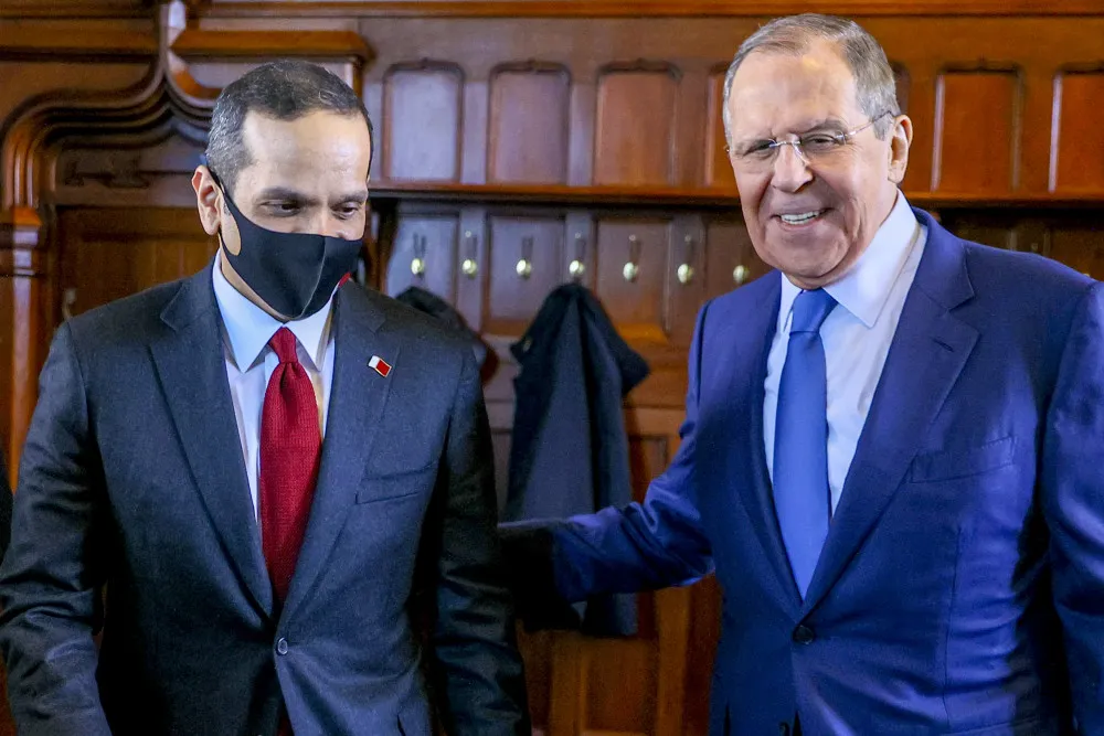 Lavrov'un Katarlı Bakana Karşı El Hareketi Sosyal Medyayı Salladı