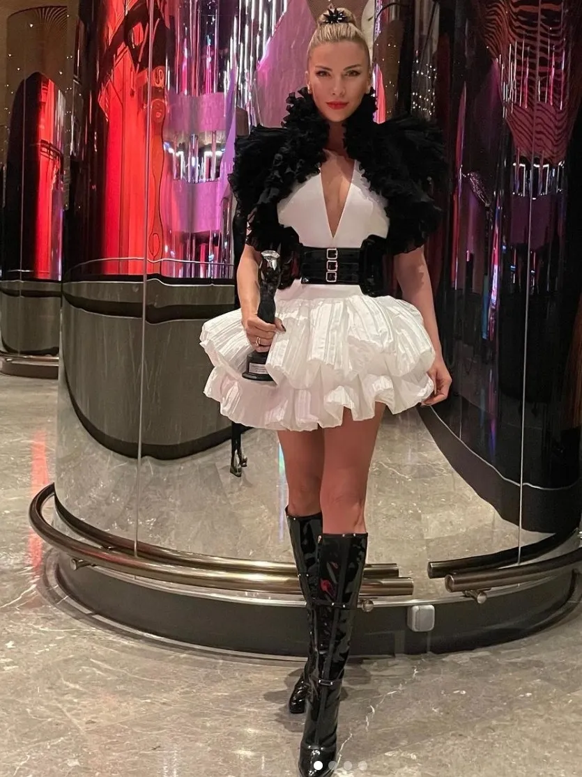 Ivana Sert O Paylaşımıyla Çok Sert Tepki Gördü: Tarz mı, Değil mi?