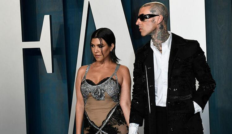 Kourtney Kardashian ve Travis Barker Kırmızı Halıda Aşka Geldi!