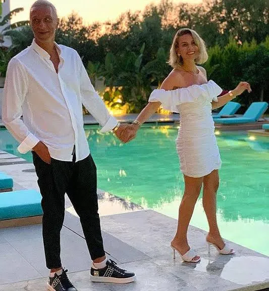 Esra Erol ve Eşi Ali Özbir'den Romantik Haftasonu Pozu