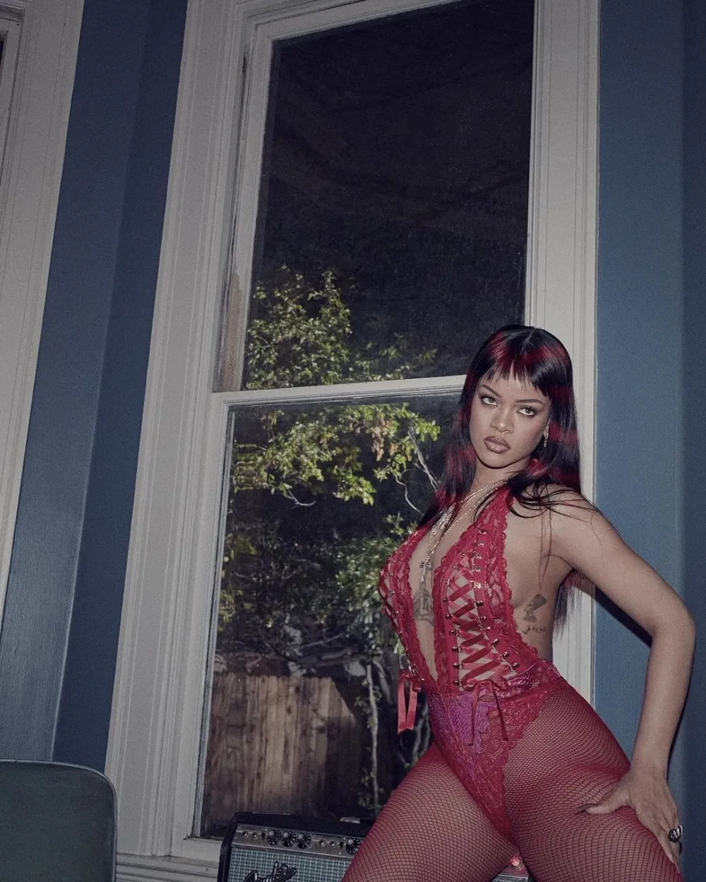 Rihanna'nın Cesur Hamilelik Pozları Olay Yarattı!