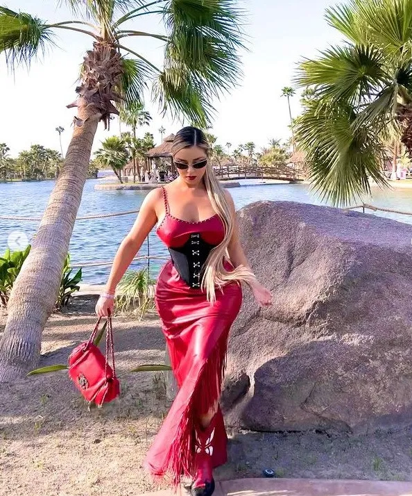 OnlyFans Yıldızı Demi Rose Coachella Festivalindeki Seksi Pozlarını Paylaştı