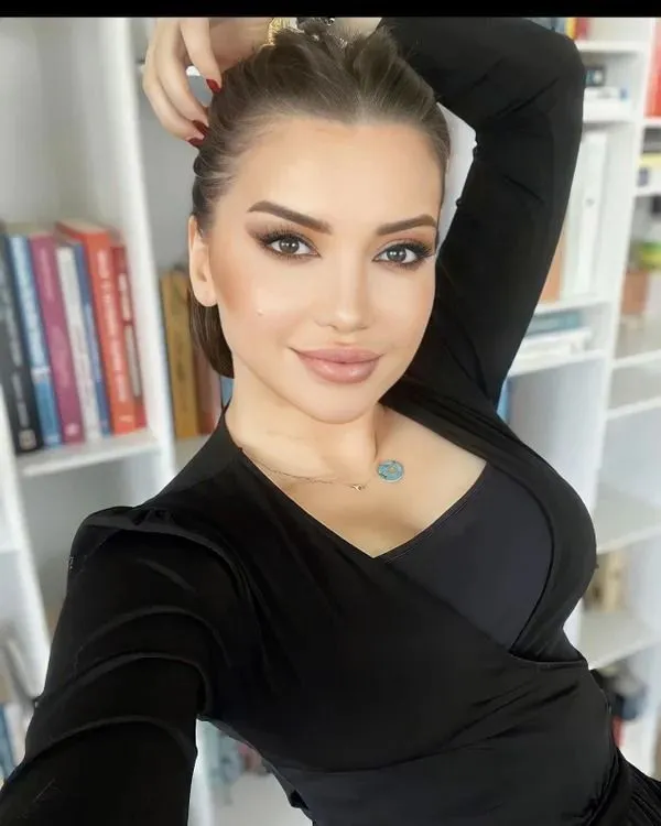 Psikolog Esra Ezmeci'yi Şaşırtan Soru! Doktorla Muayne Sırasında