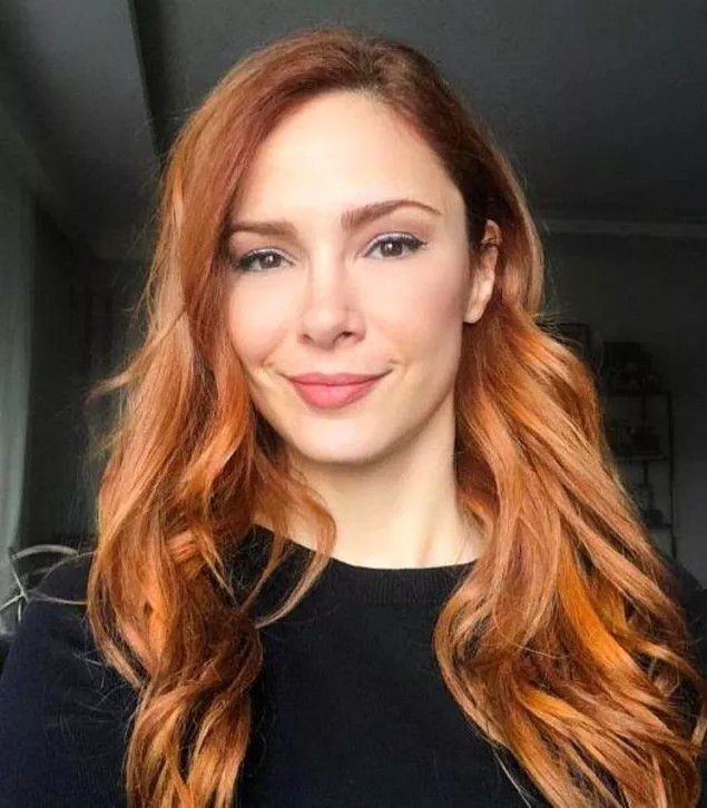 Eskimeyen Güzellik! Mine Tugay Kimdir? Kaç Yaşında?