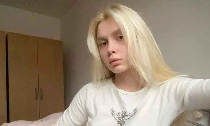 Aleyna Tilki'nin İç Çamaşırlı Pozlarına Beğeni Yağdı