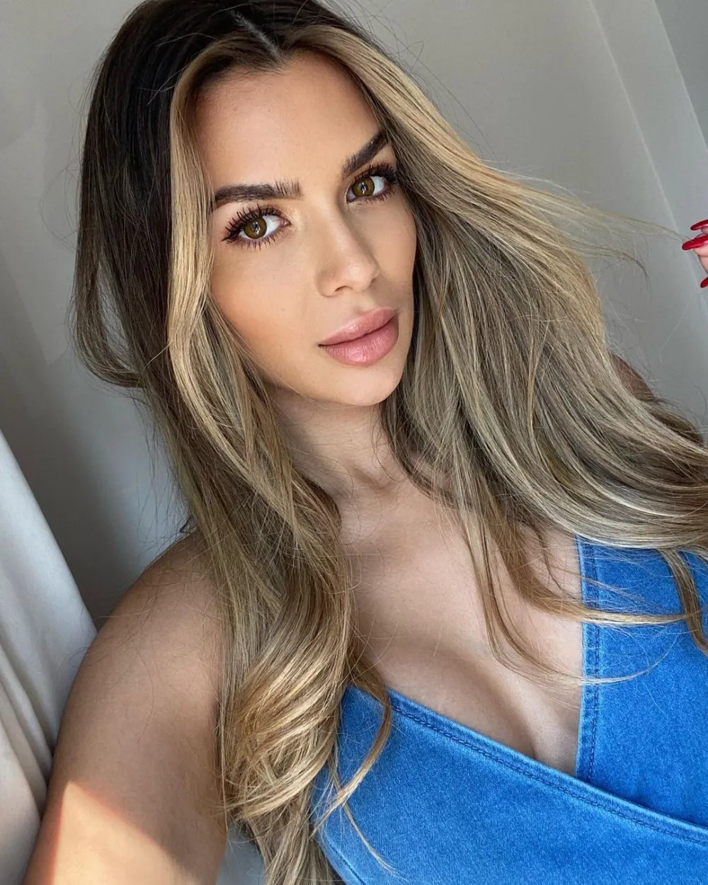 Love Island’a Türk Oyuncu Ekin Su Cülcüloğlu Katılıyor!