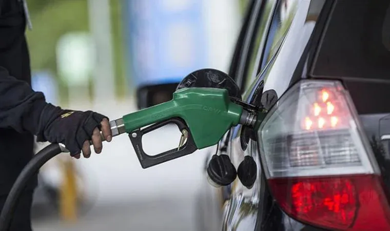 Bayramda Gezmeyin Diye Dev Hizmet: Benzine Gelen Zam Sosyal Medyayı Ayağa Kaldırdı #benzin