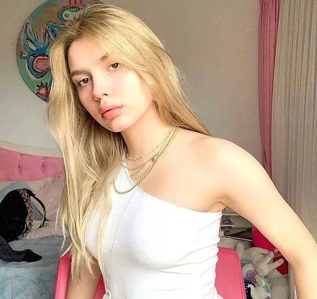 Aleyna Tilki ve Demet Akalın'dan Dünya Starı Tartışması Alevlendi