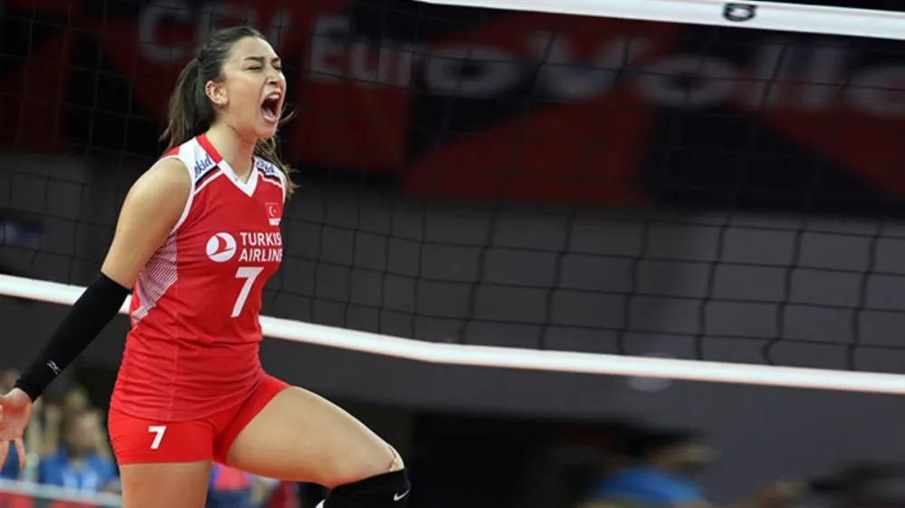 Hande Baladın'dan Yeni Aşk! Basketbolcu Sevgilisiyle Poz Verdi