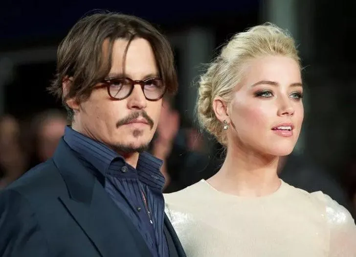 Johnny Depp, Amber Heard'in Elon Musk ve Cara Delevingne Üçlü İlişkisini İspat Etti