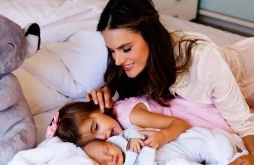 ALESSANDRA AMBROSİO YAKTI GEÇTİ...