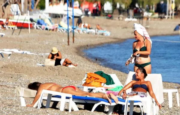 TURİSTLER