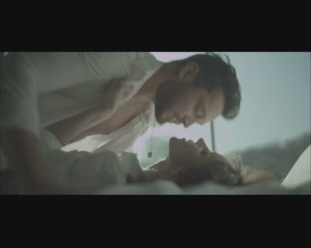 İşte Gülşen ve Murat Boz'un seksi klibi