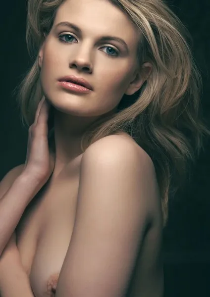 Chloe seks partilerinden çıkmıyor