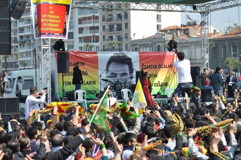 İzmir'de dev Nevruz kutlaması!