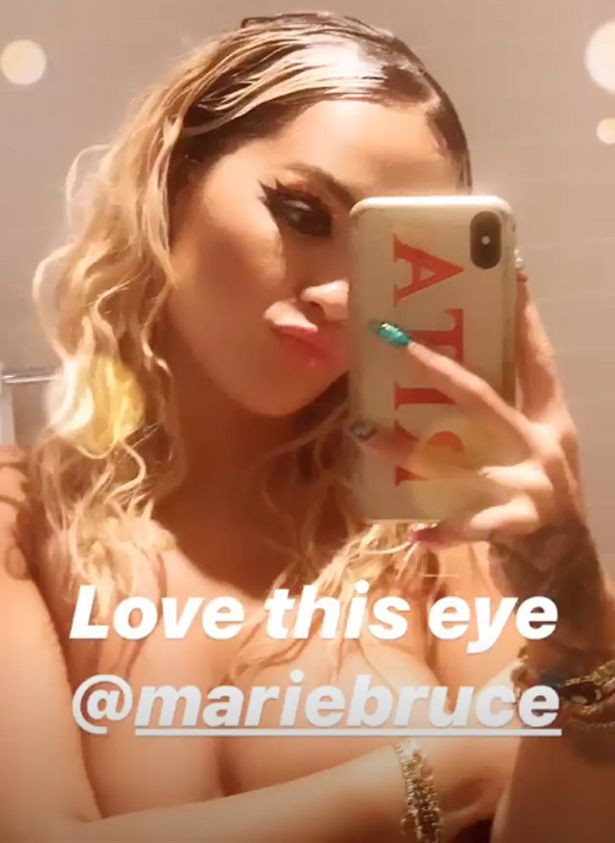 Rita Ora üstsüz pozunu takipçileri ile paylaştı - Resim: 1