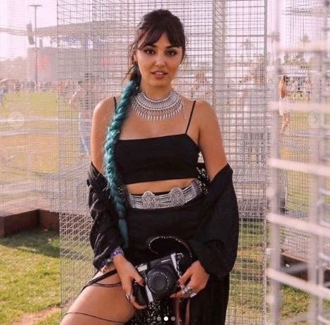 Hande Erçel Coachella'da Şeyma Subaşı'nı geride bıraktı - Resim: 1