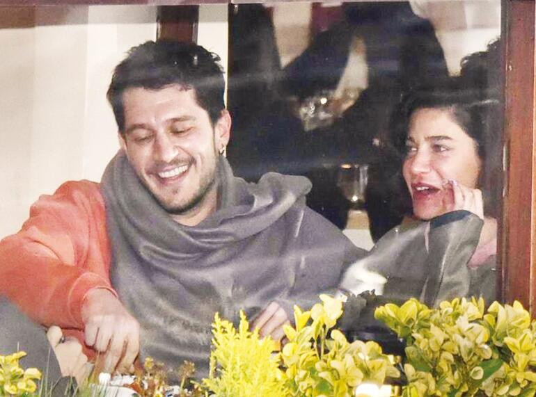 Berrak Tüzünataç ve Uraz Kaygılaroğlu'ndan Ayrılık Haberi Geldi - Resim: 1