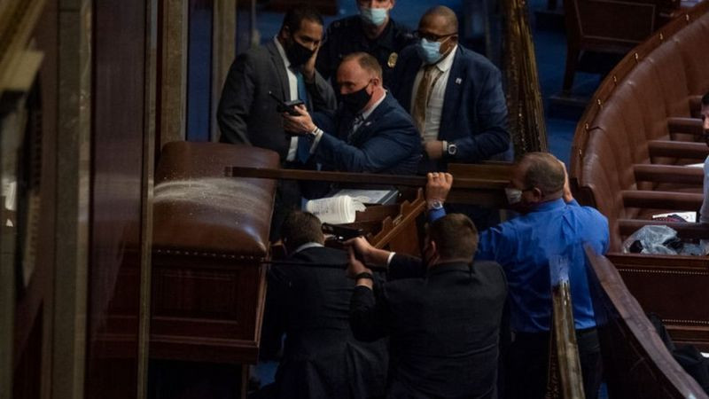 ABD Kongresi 200 Yıl Sonra İlk Kez Saldırıya Uğradı! - Resim: 1