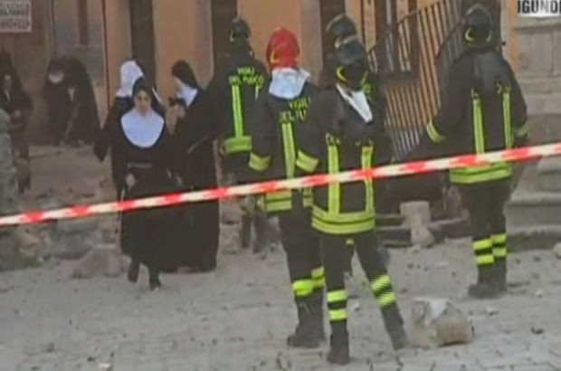 İtalya'da yaşanan 7,1 büyüklüğündeki deprem komşu ülkelerden hissedildi - Resim: 1