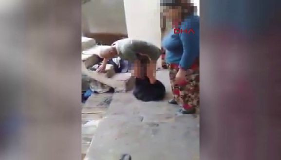 Gaziantep'te bahçede soğuk suyla yıkanan yaşlı, huzurevine yerleştirildi - Resim: 1