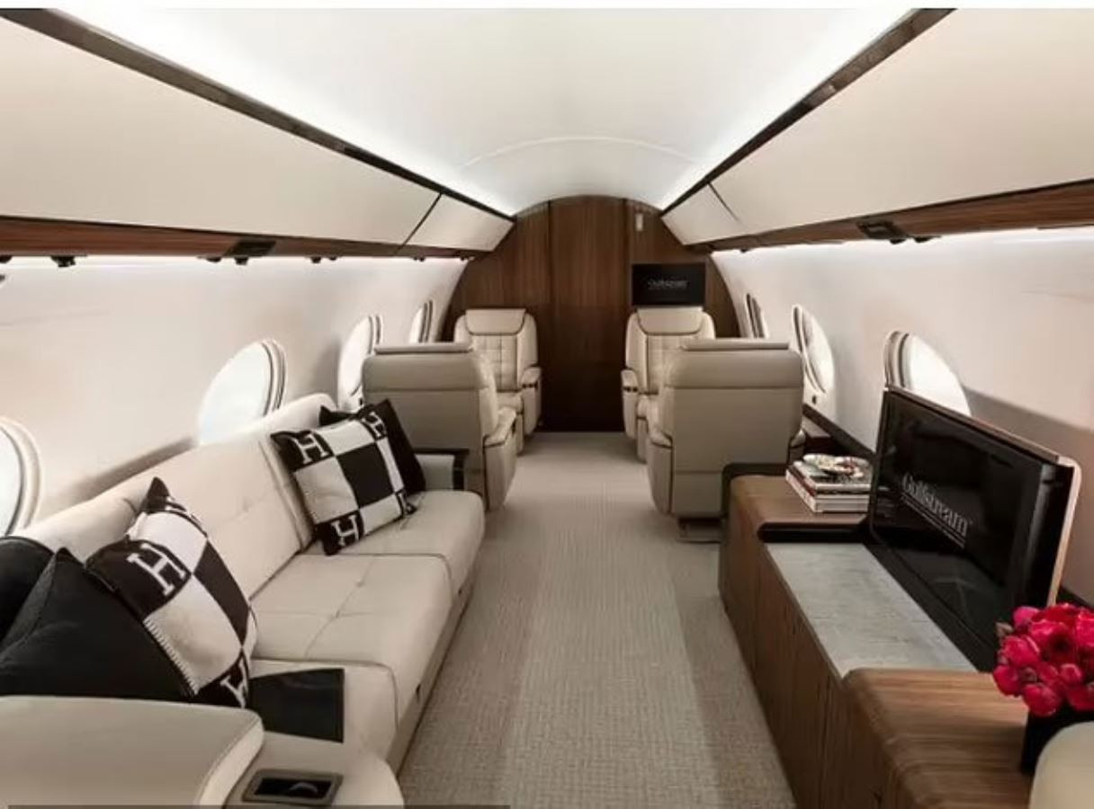 Elon Musk'ın 66,5 Milyon Dolarlık Lüks Jeti İlk Kez Görüntülendi! - Resim: 2