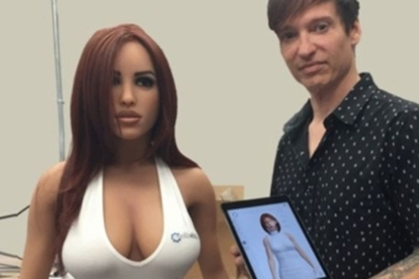 Konuşan, yapay zekaya sahip seks robotları bu yıl geliyor - Resim: 1