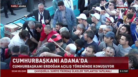 Erdoğan'ın konuşma yaptığı sırada korkutan an - Resim: 1