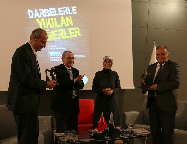 Mehmet Barlas: Erdoğan darbecilerden çok daha güçlü - Resim: 2