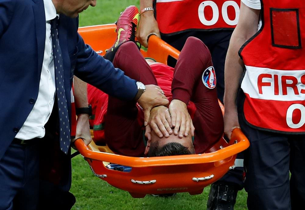 Ronaldo'nun gözyaşları! Finalde sakatlandı... - Resim: 1