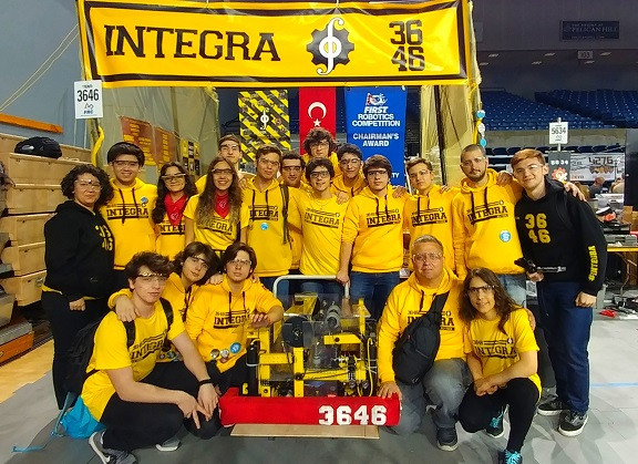 Canlı yayında sıra dışı anlar! Beyaz Show logosunu uzaya fırlattılar - Resim: 1