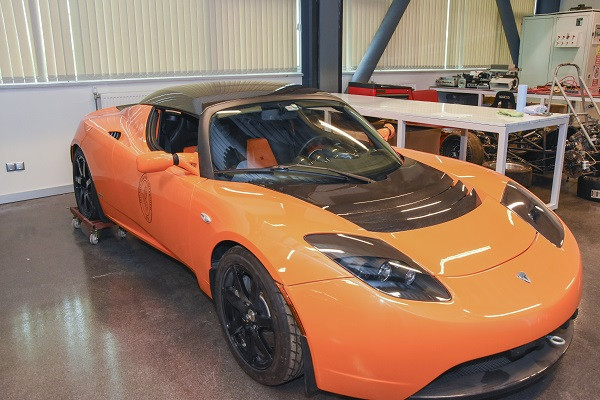 İTÜ, Hürriyet’in Tesla garajda çürüyor haberini yalanladı - Resim: 1