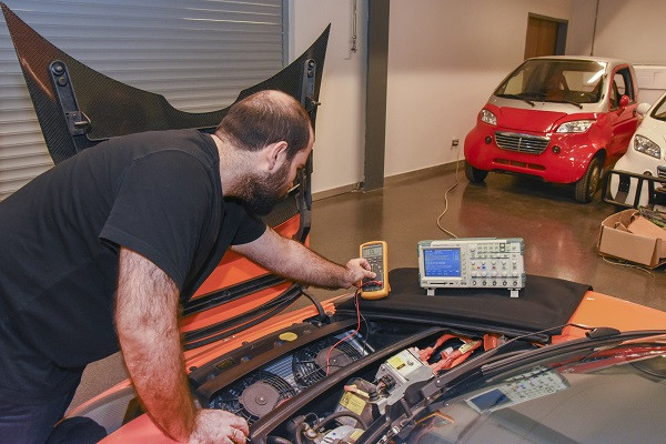 İTÜ, Hürriyet’in Tesla garajda çürüyor haberini yalanladı - Resim: 3