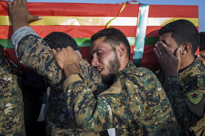 Sony fotoğraf ödüllerinde YPG skandalı - Resim: 1