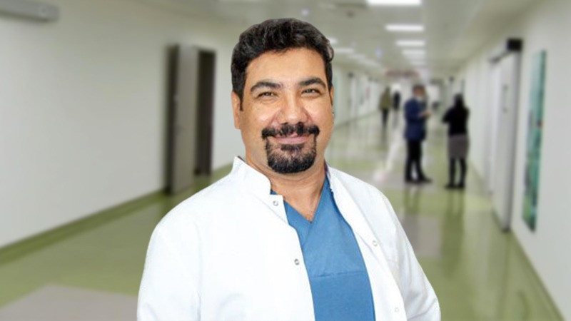 Doktor kadın meslektaşını tekme tokat dövdü - Resim: 1