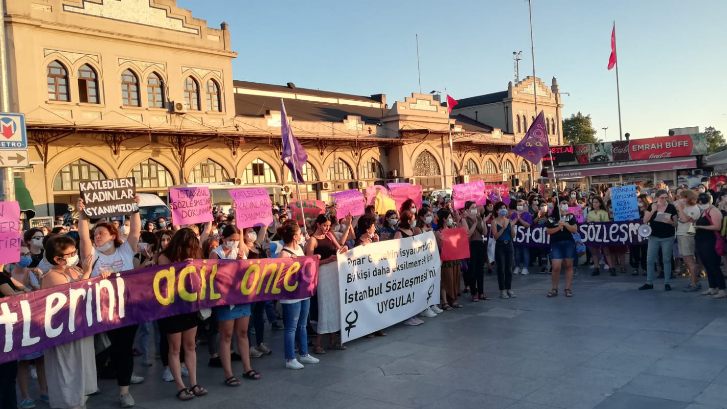 Pınar Gültekin için sokağa çıkan kadınlar: İstanbul sözleşmesi uygulanmalı - Resim: 2